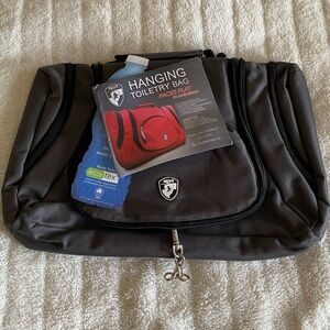 Heys Hanging Toiletry Bag NWT